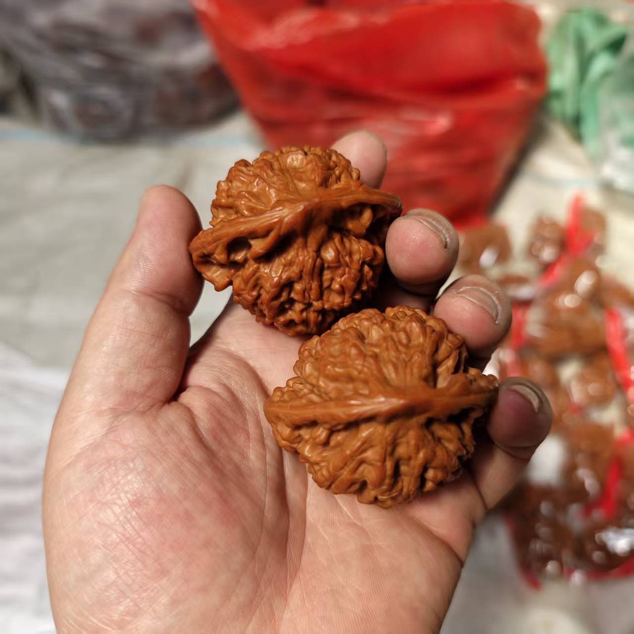 High-Polished Wang Yong Guanmao Hand-Turning Walnuts (40–46mm) | Mindful Stress Relief Pair