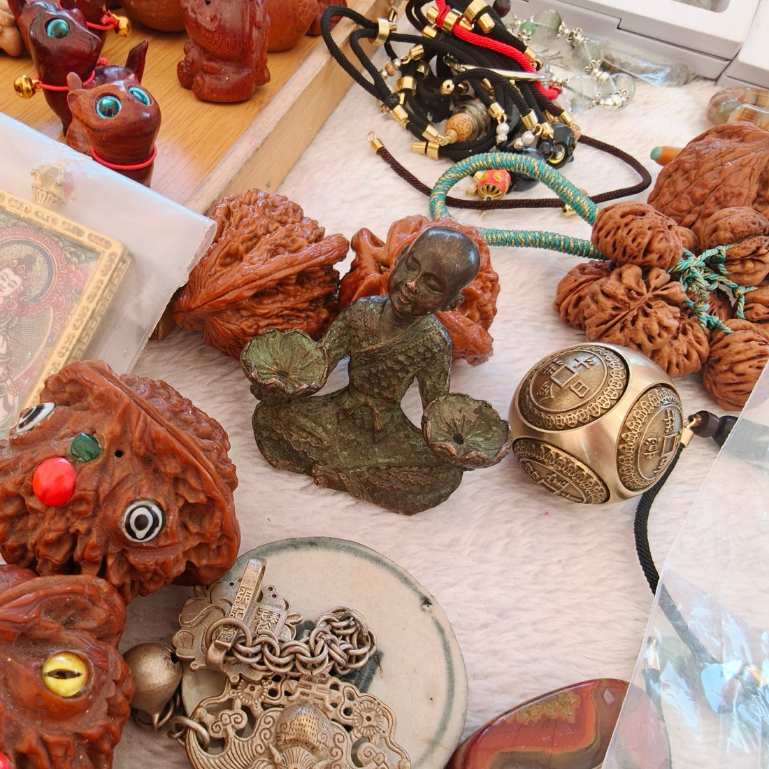Complete Beginner’s Travel Guide to Panjiayuan Antique Market