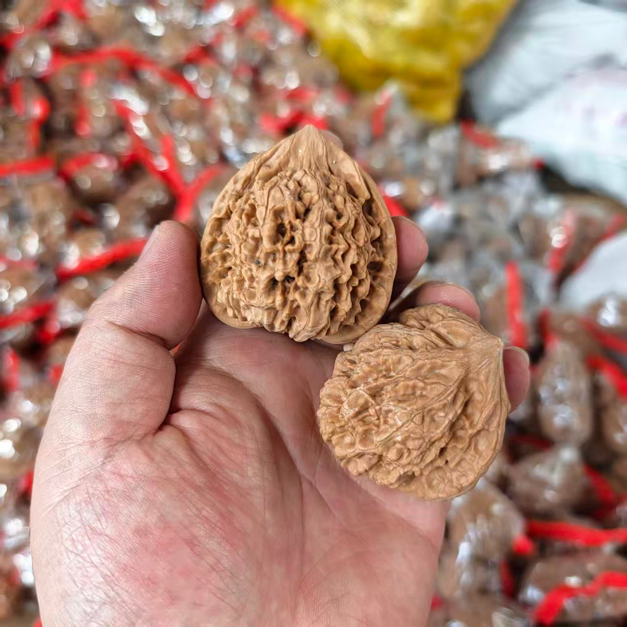 Wang Yong Guanmao Hand-Turning Walnuts (43–47mm) | Mindful Stress Relief Pair